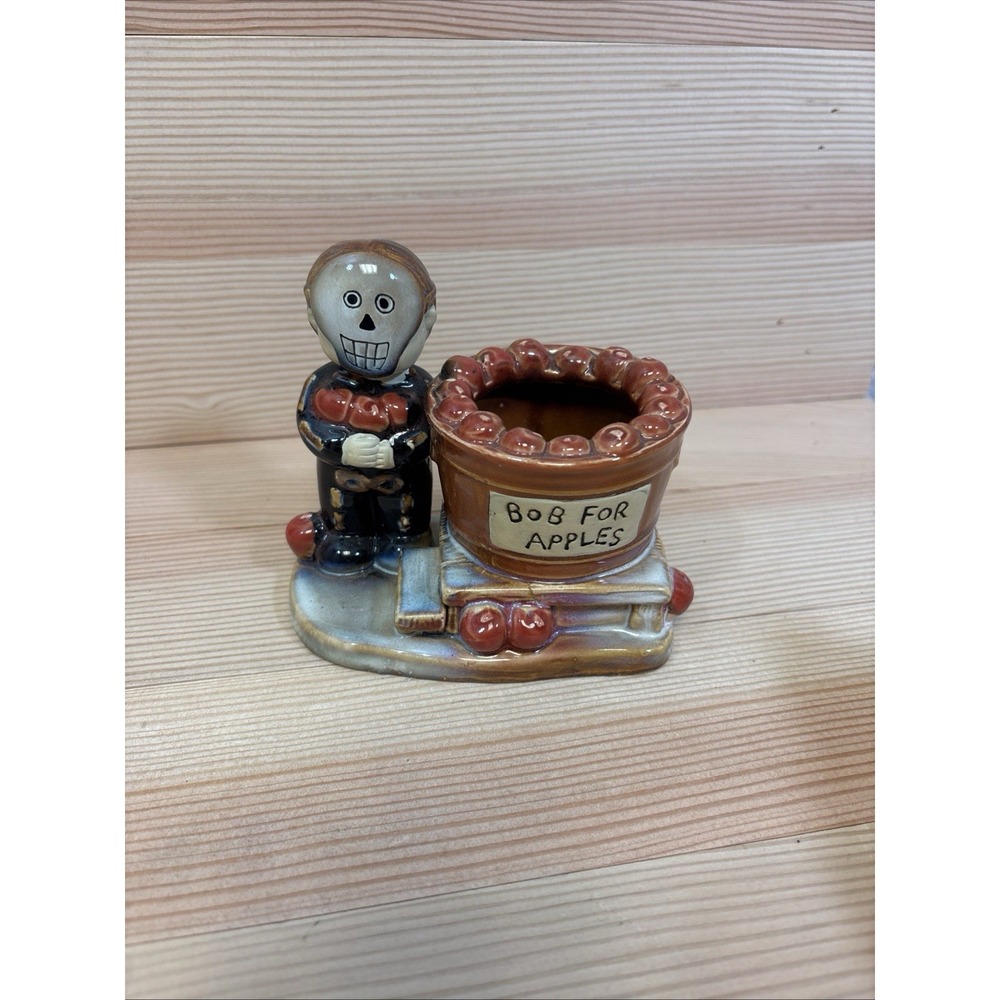 Yankee Candle Halloween Bob For Apples Figurine Votive Holder skeleton